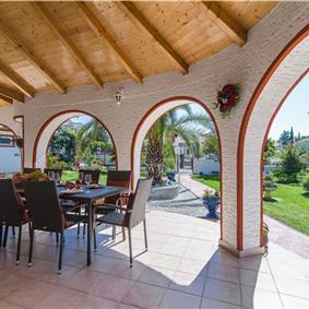 4 Bedroom Villa with Pool and Annex near Porec, Sleeps 8